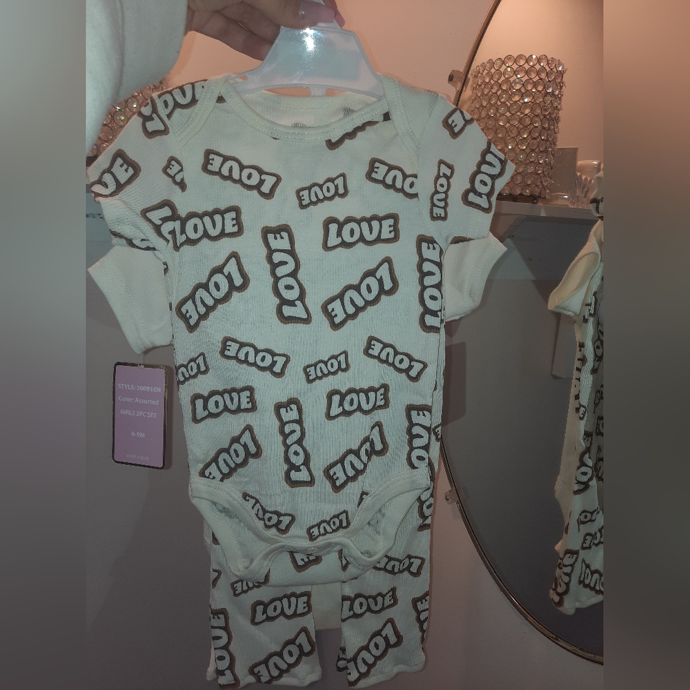 Love-Themed Cream Baby 3 Pack Outfit - Picture 3 of 7